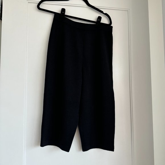 St. John Collection By Marie Gray Culottes Crop Pants SZ 8 Black Knit - Picture 4 of 7
